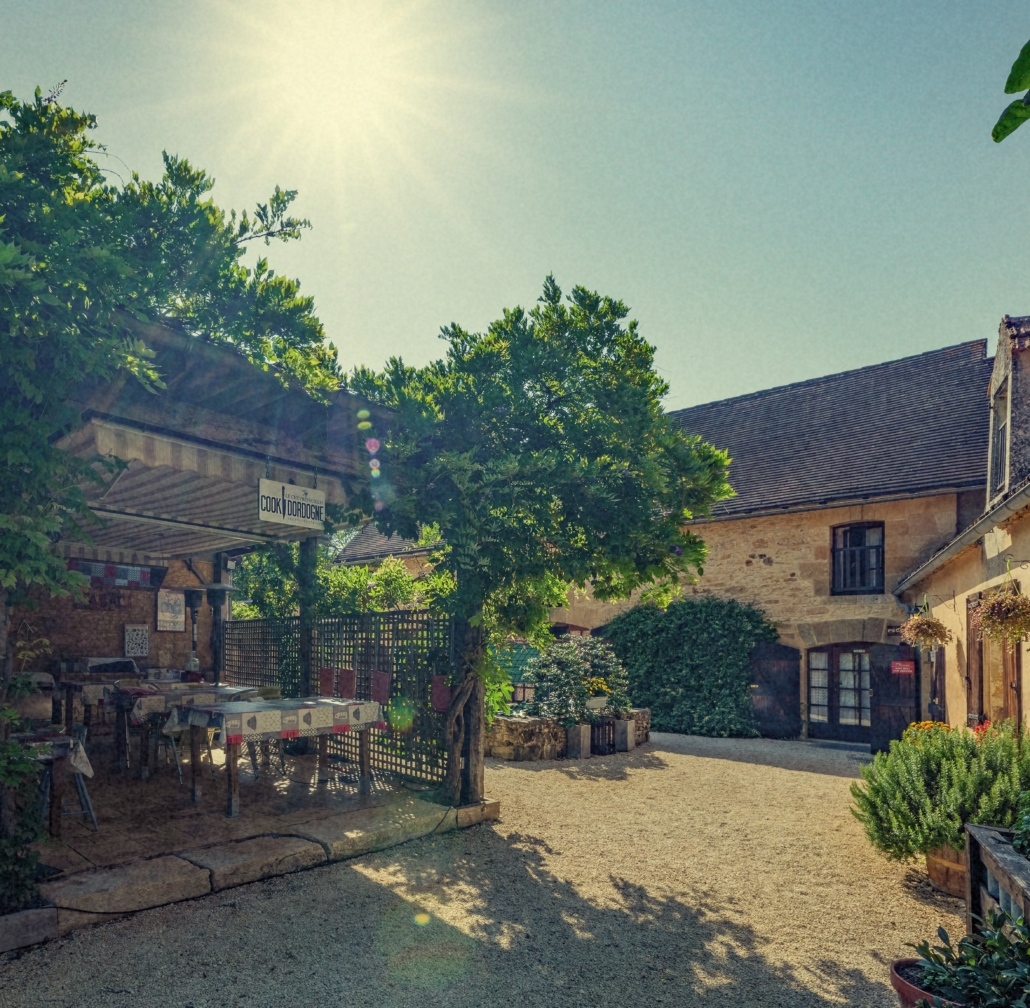 Our latest video of our lovely property. Dordogne Family Holidays